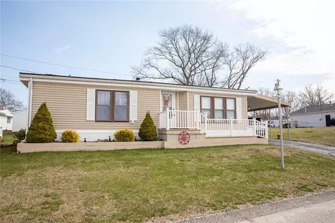 7 Lane D Dr, Coventry, RI 02816