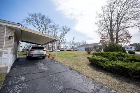 Exterior - 7 Lane D Dr, Coventry, RI 02816 photo 6 of 7