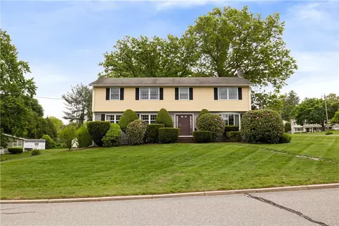 1 Edelweiss Ave, Lincoln, RI 02865