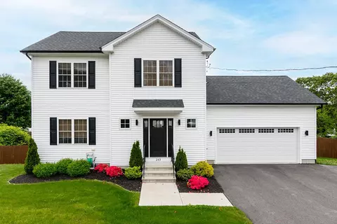 243 Simmonsville Ave, Johnston, RI 02919
