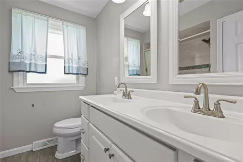 Bath - 19 Irondale St, Warwick, RI 02886 photo 1 of 4