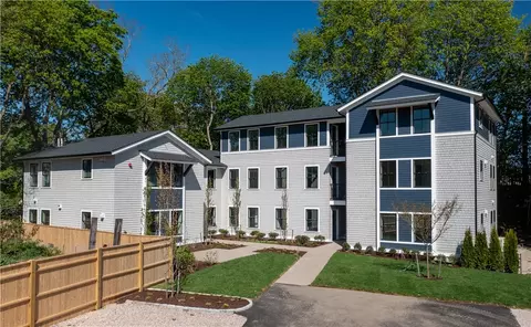 32 Exchange St #102, East Greenwich, RI 02818