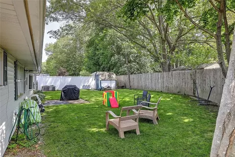 92 Chatworth Ave, Warwick, RI 02886 photo 17