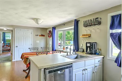 92 Chatworth Ave, Warwick, RI 02886 photo 8