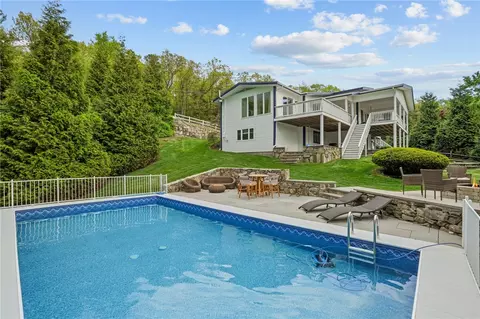 196 Stillwater Rd, Smithfield, RI 02917