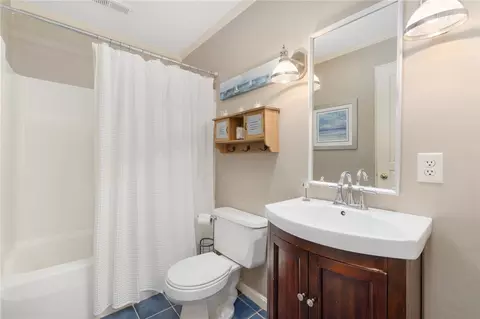 Bath - 17 Chappell Place Ln, Exeter, RI 02822 photo 2 of 5