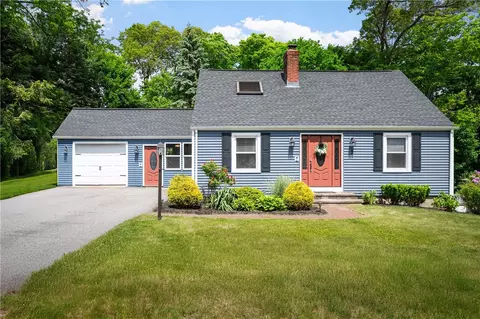 5 Orchard Dr, Cumberland, RI 02864