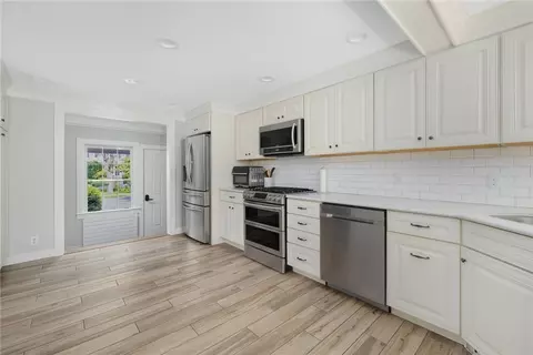 2 Carvin Ct, Warwick, RI 02886 photo 14