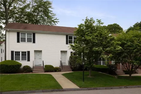 123 Forestwood Dr, North Providence, RI 02904