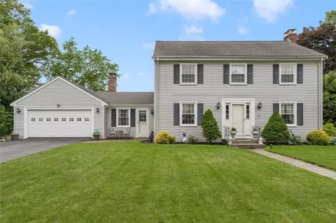 15 Metcalf Dr, Cumberland, RI 02864