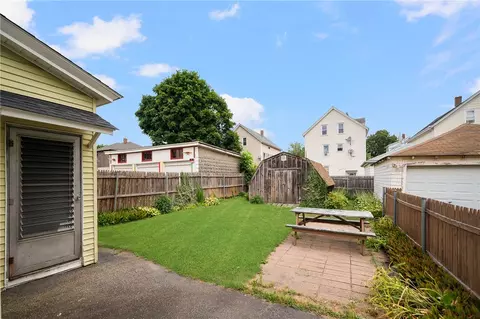 68 Appleton Ave, Pawtucket, RI 02860 photo 3