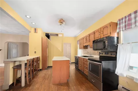 68 Appleton Ave, Pawtucket, RI 02860 photo 8