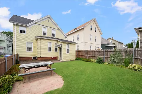 68 Appleton Ave, Pawtucket, RI 02860 photo 4