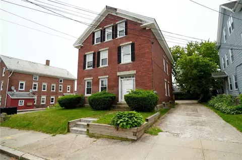 26 Farm St, Woonsocket, RI 02895
