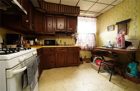 26 Farm St, Woonsocket, RI 02895 photo 8