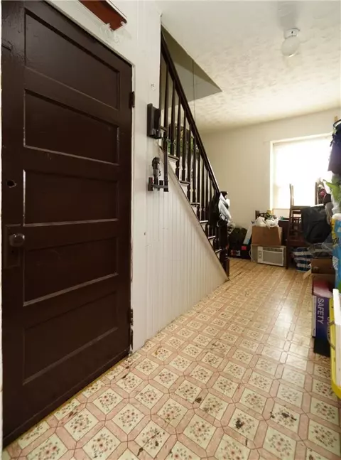 26 Farm St, Woonsocket, RI 02895 photo 24