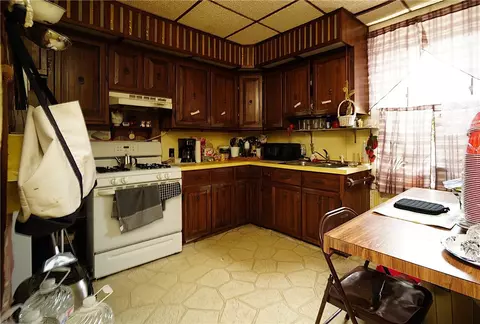 26 Farm St, Woonsocket, RI 02895 photo 9