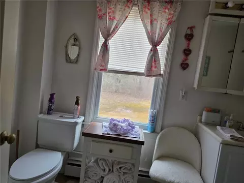 Bath - 245 Bradford Rd, Westerly, RI 02891 photo 1 of 2