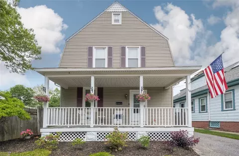 16 Malvern Ave, Cranston, RI 02905