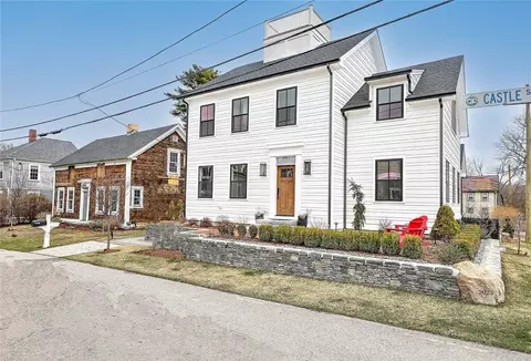 28 Castle St, East Greenwich, RI 02818