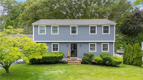 67 Hathaway Dr, West Warwick, RI 02893