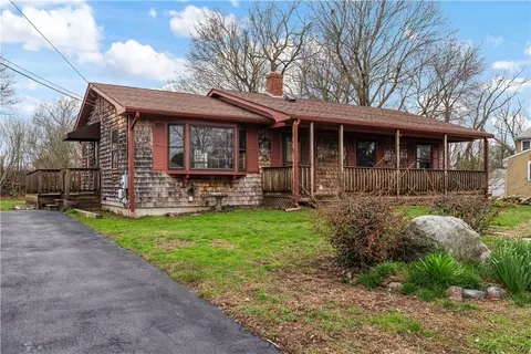 47 River St, Bristol, RI 02809