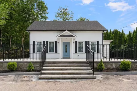 672 Putnam Pike, Greenville, RI 02828