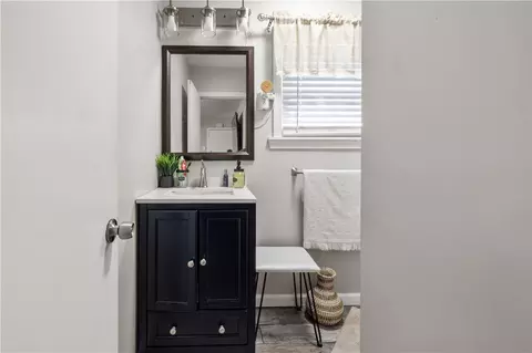 Bath - 522 Slade St, Fall River, MA 02724 photo 3 of 4