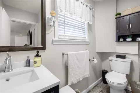 Bath - 522 Slade St, Fall River, MA 02724 photo 4 of 4