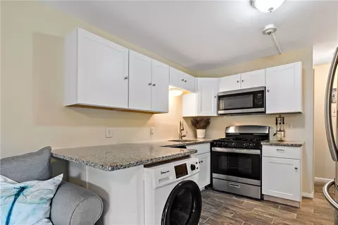 Kitchen - 3940 Post Rd #30, Warwick, RI 02886 photo 3 of 5