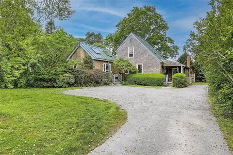 15 S Of Commons Rd, Little Compton, RI 02837