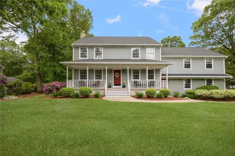 52 S Eagle Nest Dr, Lincoln, RI 02865