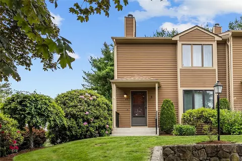 2 Tamarac Dr #A, Greenville, RI 02828