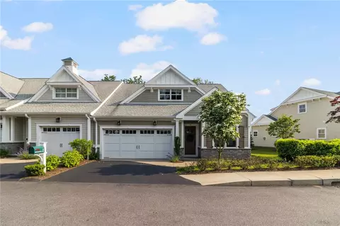 23 Middleberry Ln, East Greenwich, RI 02818