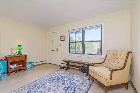 12 Northeast St, Woonsocket, RI 02895 photo 4
