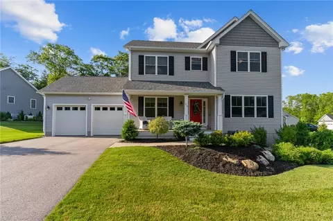 25 Ironwood Dr, Coventry, RI 02816