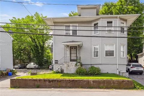 8 Phenix Ave, West Warwick, RI 02893