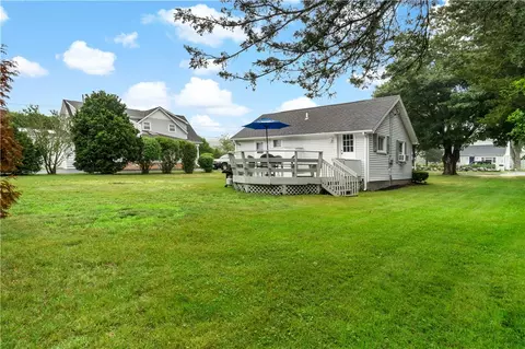 Exterior - 86 Winnapaug Rd, Westerly, RI 02891 photo 9 of 13