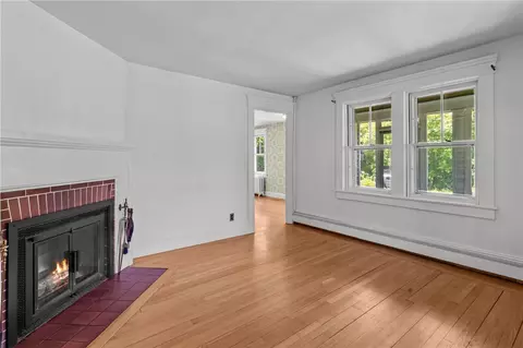 Living - 10 Liberty Rd, Exeter, RI 02822 photo 3 of 7