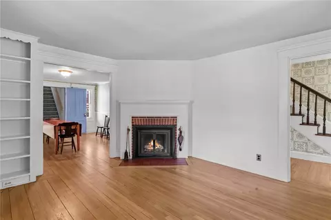 Living - 10 Liberty Rd, Exeter, RI 02822 photo 4 of 7