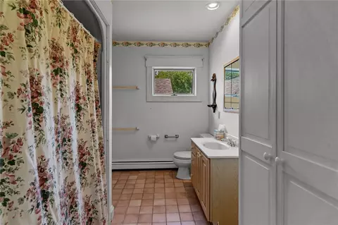 Bath - 10 Liberty Rd, Exeter, RI 02822 photo 2 of 2