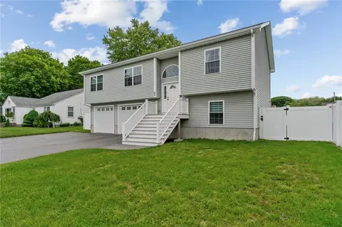 92 Dewolf Ave, Bristol, RI 02809
