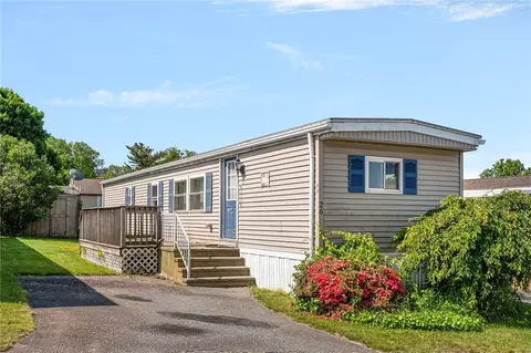 26 Bayview Park, Middletown, RI 02842
