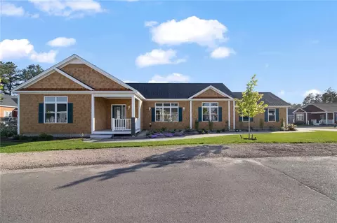 6 Birdie Ct, South Kingstown, RI 02879