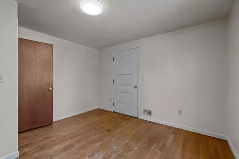 Bedroom - 5 Middlefield Dr, Warwick, RI 02889 photo 5 of 5