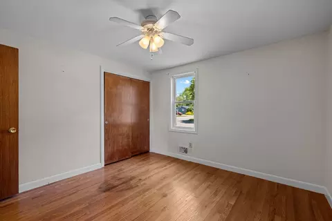 Bedroom - 5 Middlefield Dr, Warwick, RI 02889 photo 1 of 5