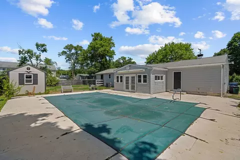 Exterior - 5 Middlefield Dr, Warwick, RI 02889 photo 4 of 10