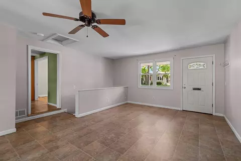 Living - 5 Middlefield Dr, Warwick, RI 02889 photo 2 of 3