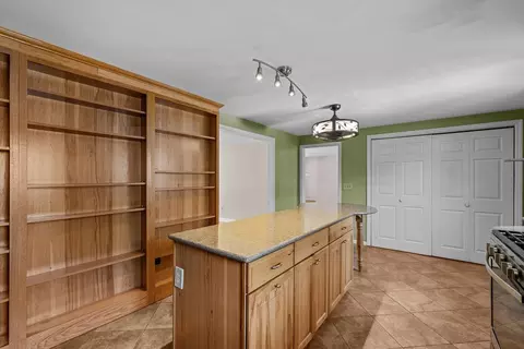 Kitchen - 5 Middlefield Dr, Warwick, RI 02889 photo 5 of 6