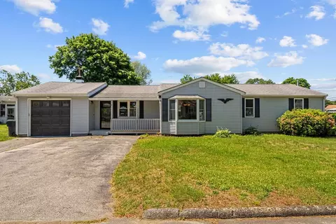 Exterior - 5 Middlefield Dr, Warwick, RI 02889 photo 2 of 10